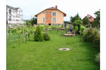 Slovacia Privát Moča, Exteriorul